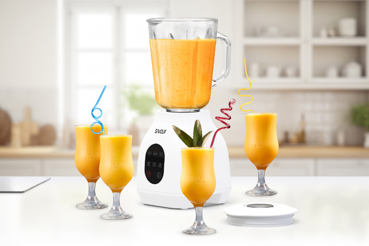Savour 500W Touchscreen Smoothie Blender with mixed drinks made by blender